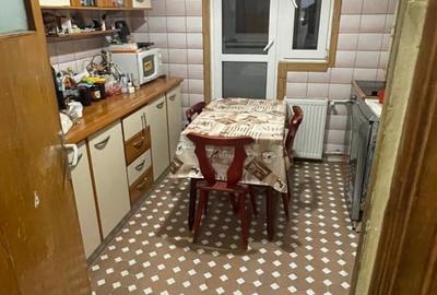 Apartament cu 3 camere semidecomandat în Rahova - 4