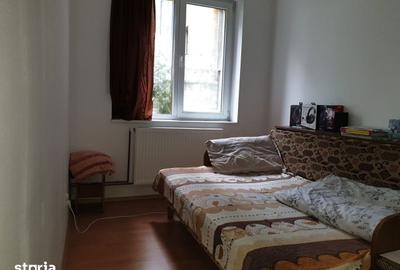 Apartament cu 3 camere semidecomandat în Craiovei - 4