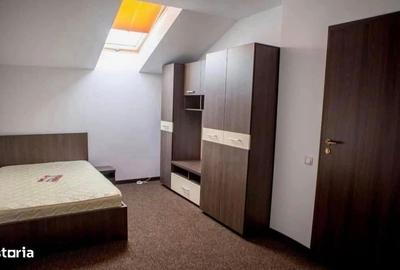 Apartament cu 4 camere decomandat în Curteni - 2