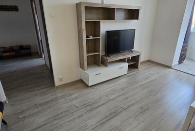 Vis-a-vis metrou Obor Mihai Bravu amenajat modern bloc reabilitat etajul 2 - 3