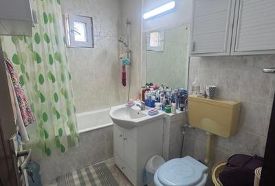 3 cam, 72 mp, 2 bai, 2 balcoane, etaj 4 cu acoperis, str. Arcului - 8