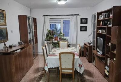 Apartament cu 4 camere semidecomandat, mobilat în Doamna Ghica