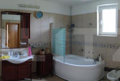 Casă cu 4 camere cu Teren 1500 Mp în Malu Mare - 30
