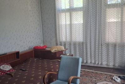 Casă cu 4 camere cu Canalizare în Central - 4