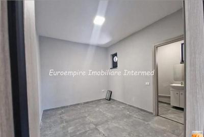 De inchiriat spatiu comercial zona Trocadero - 1