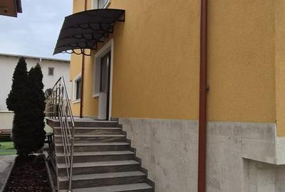 Casă cu 8 camere cu Teren 250 Mp în Central - 13