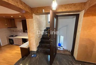 Casă cu 7 camere cu Teren 840 Mp în Central - 11