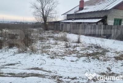 Teren de 1033 mp, în Ariceștii Rahtivani - 1