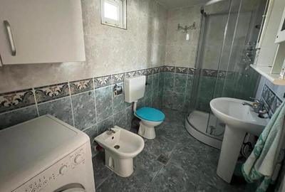 Casă cu 7 camere cu Teren 2189 Mp în Central