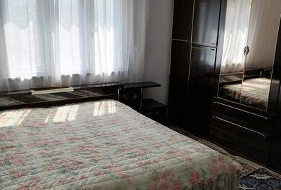 Casă cu 4 camere în Nicolae Bălcescu - 2