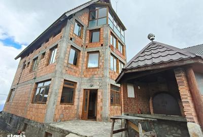Spațiu comercial, de 706 mp, în Central - 4