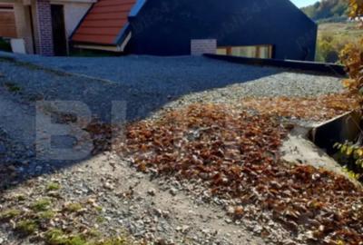 Casă cu 4 camere cu Canalizare în Central - 3