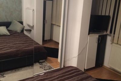 Apartament cu 2 camere semidecomandat în P-ța Victoriei