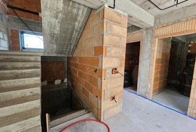 Casa Babana,  170mp + terase + subsol, inconjurata de padure, direct proprietar - 9