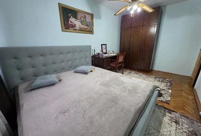 Apartament cu 3 camere semidecomandat în Micro II - 3