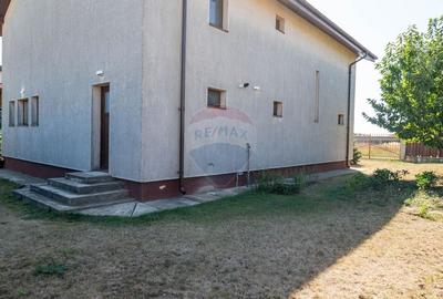Vanzare vila deosebita cu 4 camere, Branesti - Autostrada Soarelui - 50