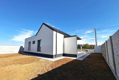 Casa individuala parter - 3 camere - 2 bai - teren 363mp - 5