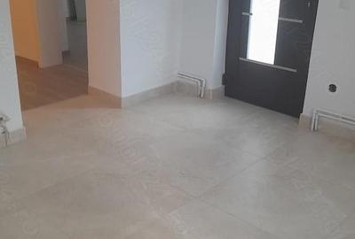 Casă cu 5 camere cu Teren 1000 Mp în Central - 2