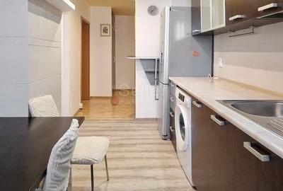 Apartament cu 3 camere circular, mobilat în Calea București - 11