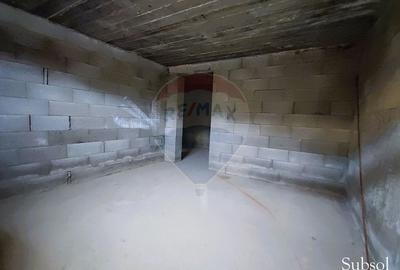 Casă cu 6 camere cu Teren 300 Mp în Central - 13