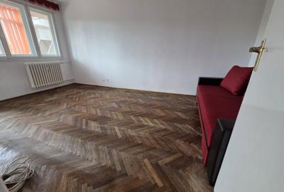 Apartament cu 3 camere decomandat în Berceni - 4