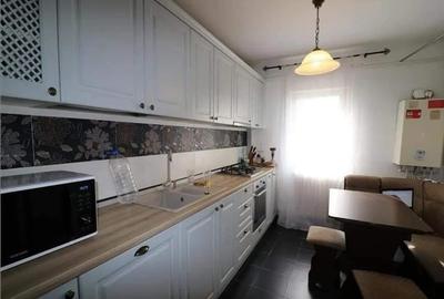 Apartament cu 4 camere, decomandat, zona Dacia - 4
