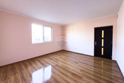 Casă cu 8 camere cu Teren 440 Mp în Central - 7