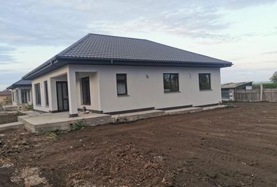 Casă cu 3 camere în Vânători - 8