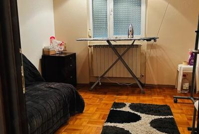 Apartament cu 3 camere decomandat, mobilat în Titan
