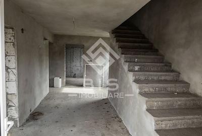 Casă individuală cu 4 camere cu Canalizare în Exterior Est - 15