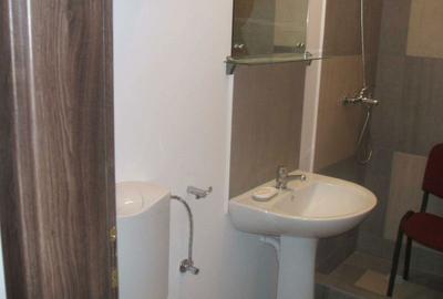 Spațiu comercial, de 54 mp, în Central - 3