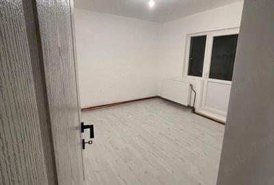 Apartament cu 3 camere decomandat în Tomești - 2