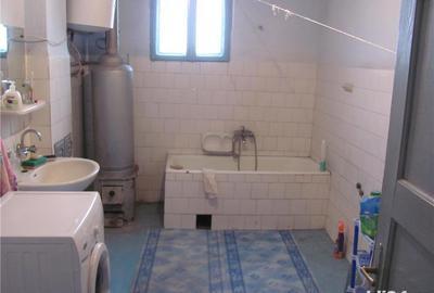 Casă cu 6 camere cu Teren 1400 Mp în Dudeștii Vechi - 2