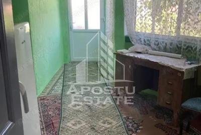 DE VANZARE casa solida LA 30 km de Timisoara - 1