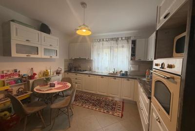 Casă cu 4 camere cu Canalizare în Dumbrăvița - 2