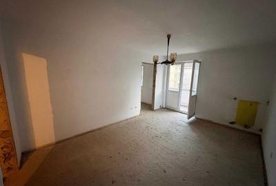 Apartament cu 2 camere semidecomandat în Petros