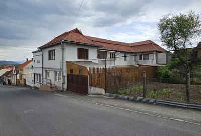 Spațiu comercial, de 450 mp, în Central - 8