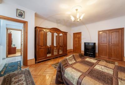 Casă individuală cu 10 camere cu Canalizare în Exercițiu - 9