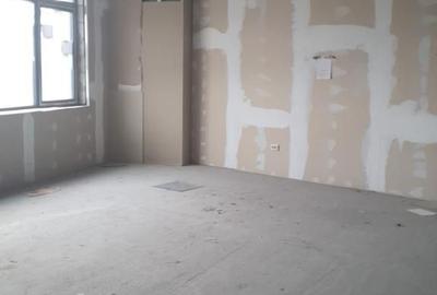 Spațiu comercial, de 1,000 mp, în Drumul Taberei - 11