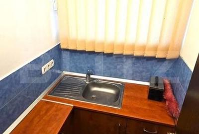 Spațiu comercial, de 808 mp, în Central - 4