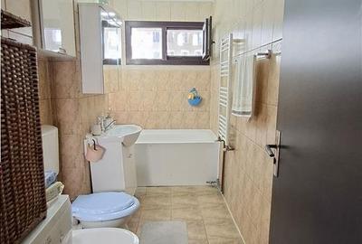 Apartament cu 3 camere semidecomandat în Central - 6