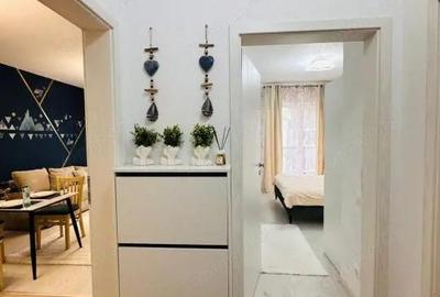 Apartament cu 2 camere semidecomandat, mobilat în Central