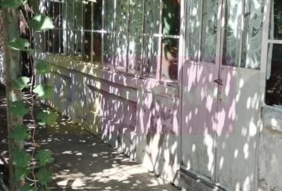 Casă cu 7 camere cu Teren 572 Mp în Central