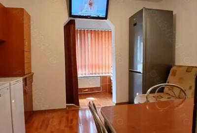 Apartament cu 2 camere în Petrila