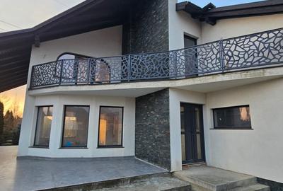 Casă cu 4 camere în Volovăț