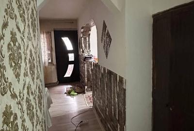 Casă cu 6 camere cu Teren 300 Mp în Central - 9