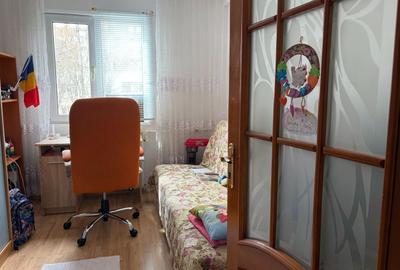 Apartament cu 3 camere semidecomandat, mobilat în Apărătorii Patriei - 8