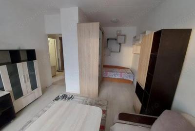 Garsonieră decomandată în Tractorul - 3