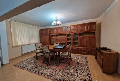 Apartament cu 4 camere decomandat în Traian - 2