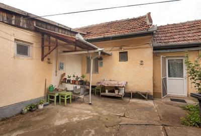 RECO . Casa batraneasca in Nufarul . - 2